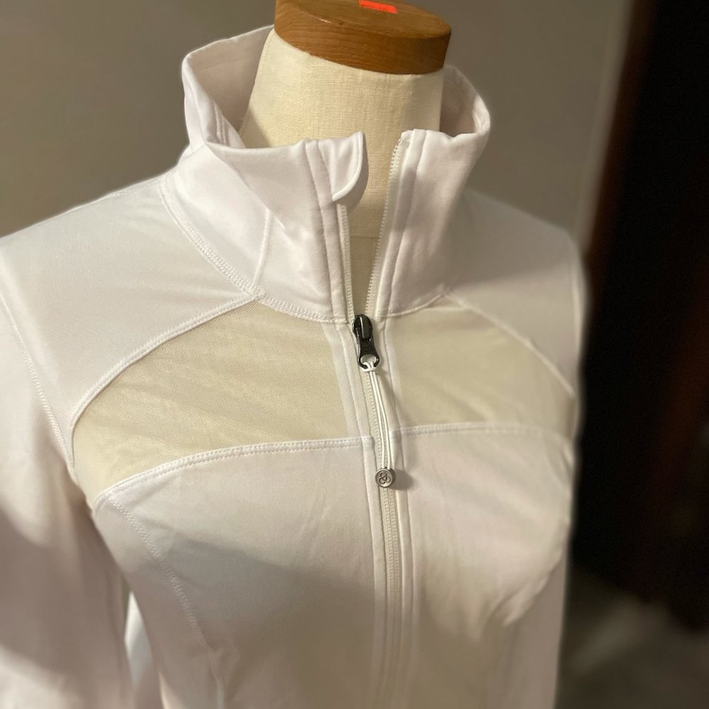 NEW ZELLA women’s White ATHLETIC activewear Stretch ZIP Up jacket with mesh - Picture 3 of 5
